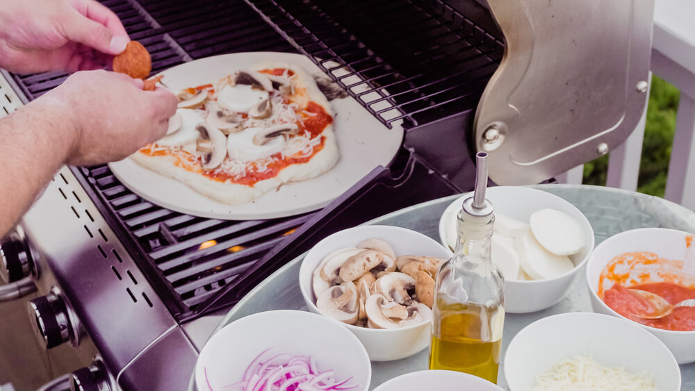 make your own pizza on grill